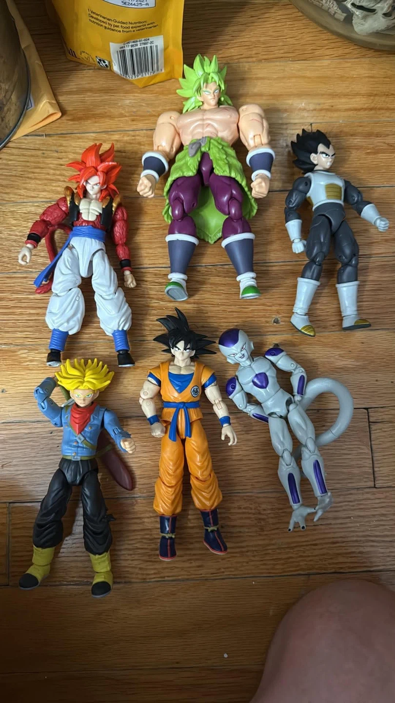 Dragon Ball Z Action Figures Lot ⚽️