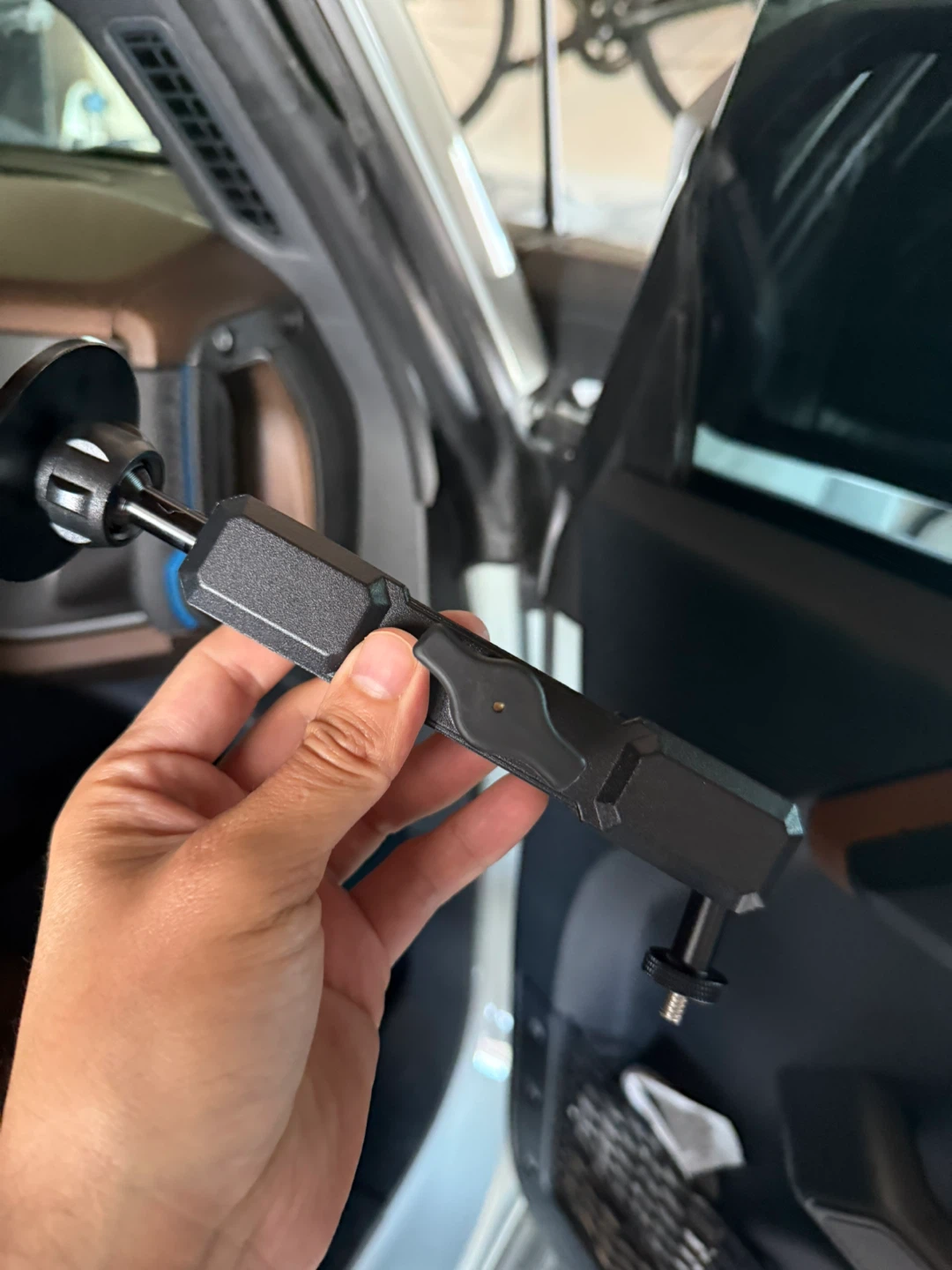 Bronco Adjustable Car Mount Phone Holder ⚽️