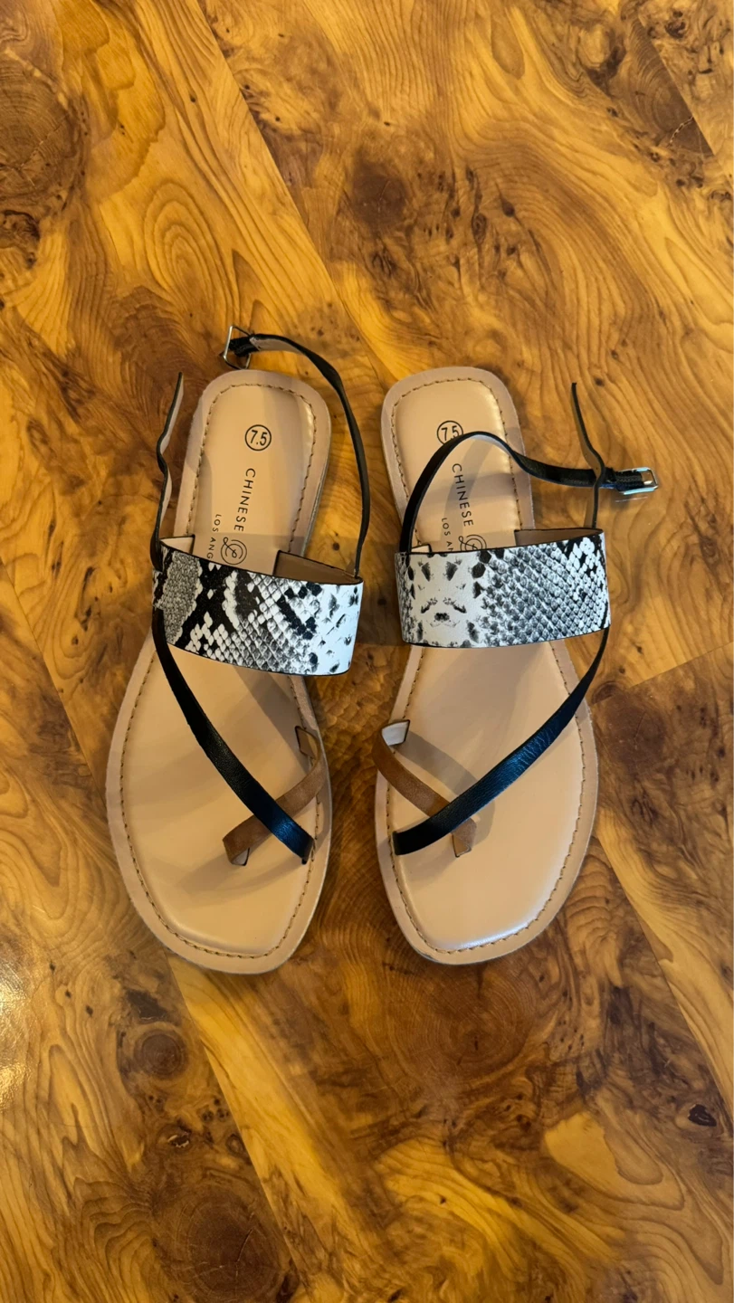 Women's Sandals Size 7.5 - photo 2