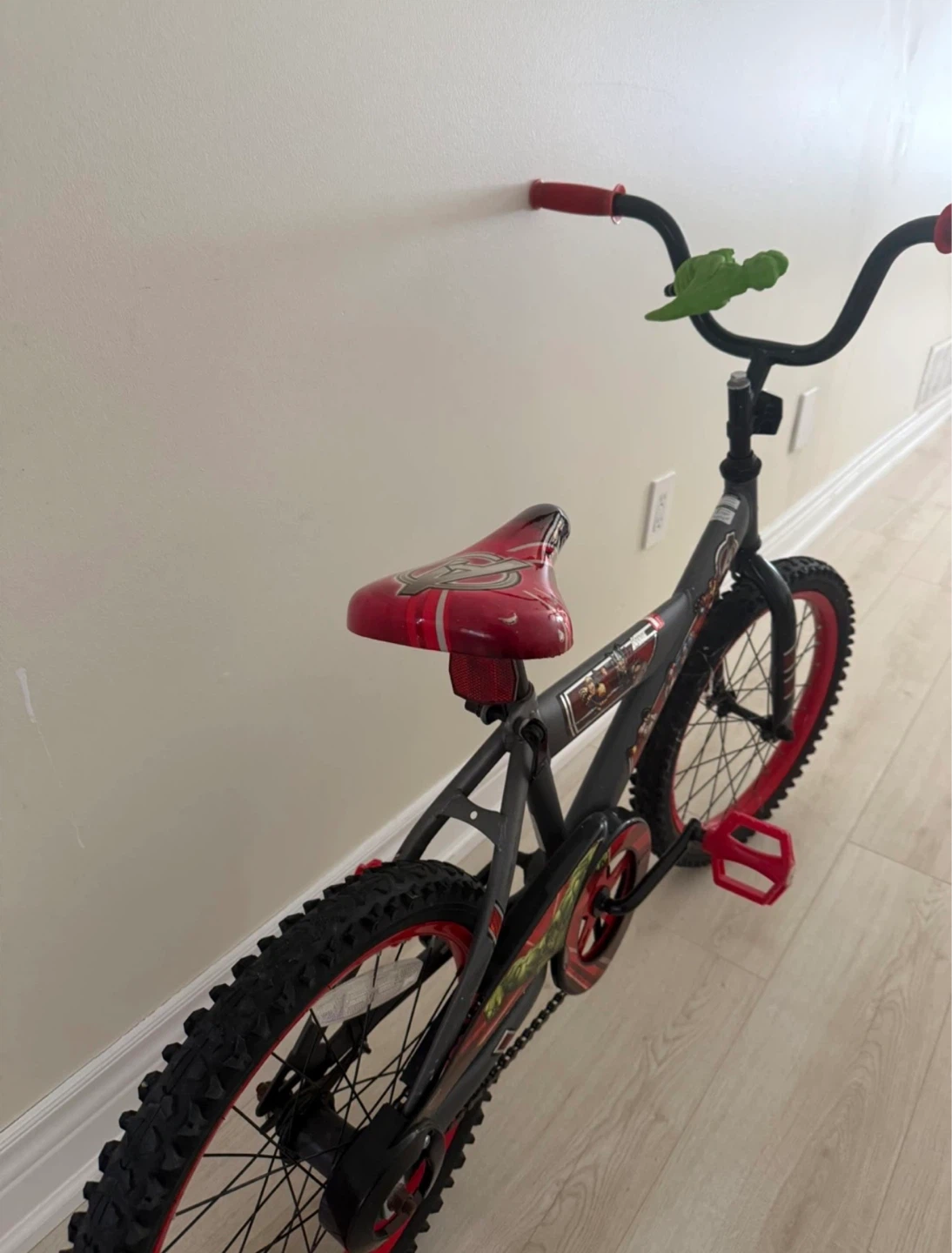 18” Avengers Kids' Bike - photo 3