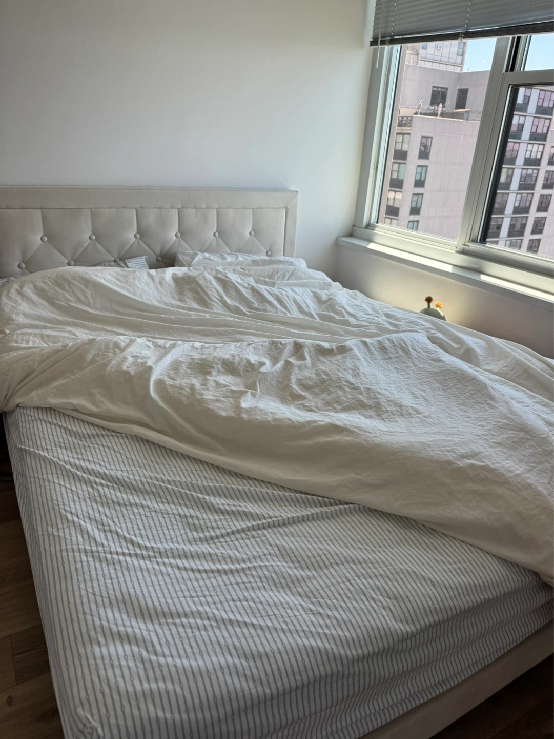 11" Queen Size Mattress + Bed Frame - photo 2