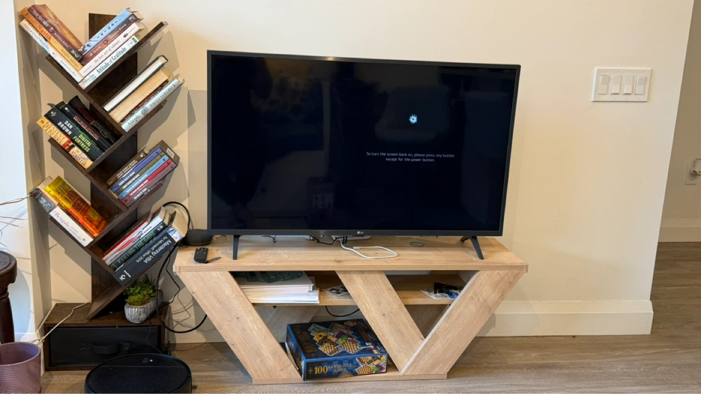 LG 4K UHD Smart TV 43”