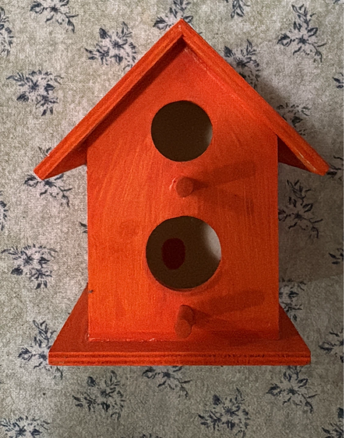 ⚽ Orange Birdhouse