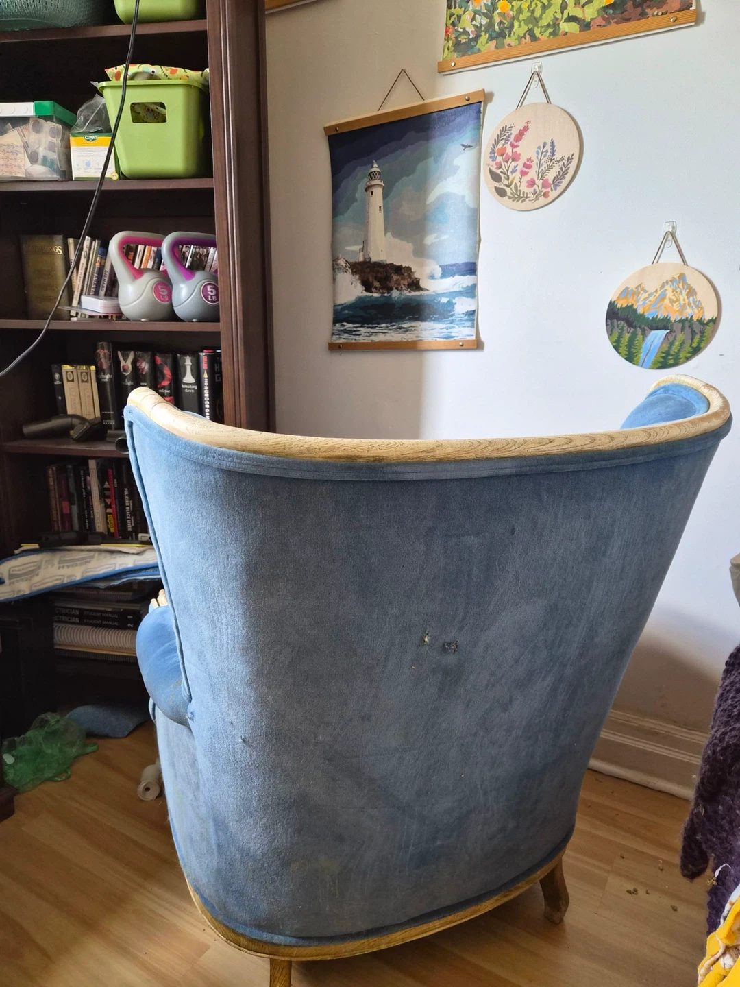 Blue Velvet Tufted Accent Chair - photo 3