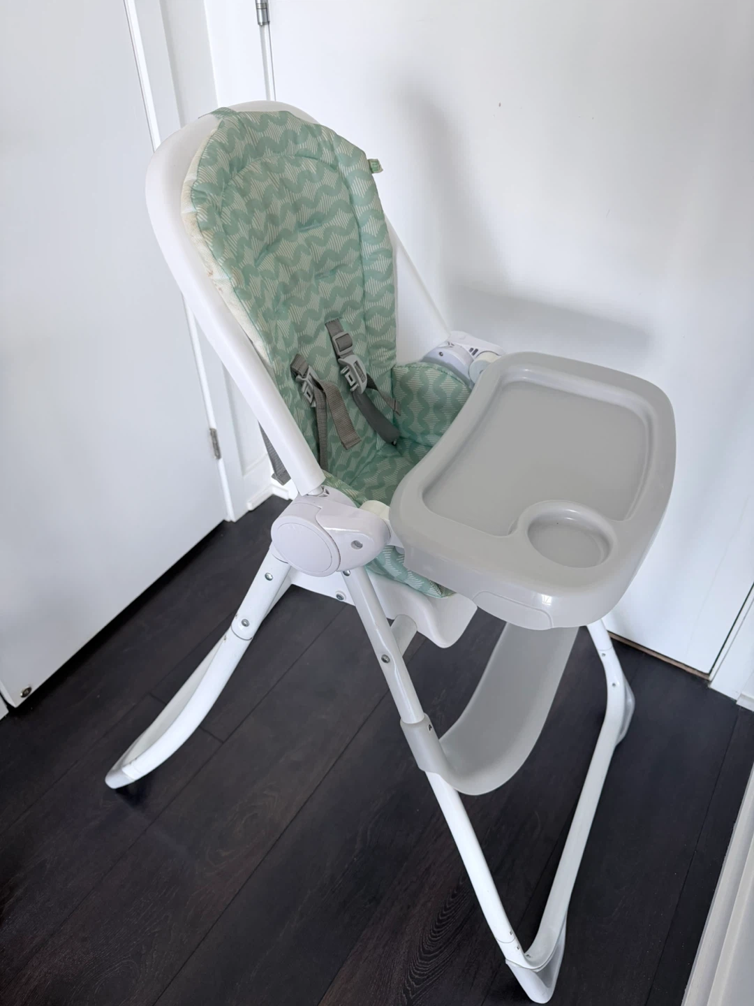 White and Green Baby High Chair - photo 2