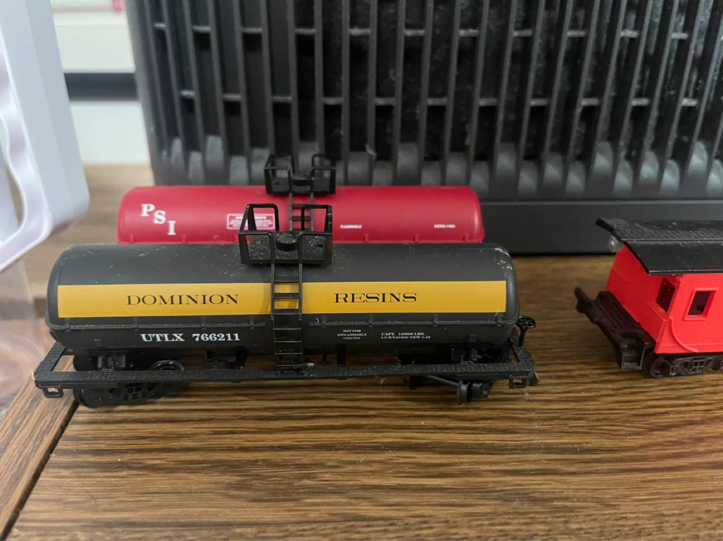 ⚽️ Model Train Cars - CN, Dominion Resins, PSI - photo 3
