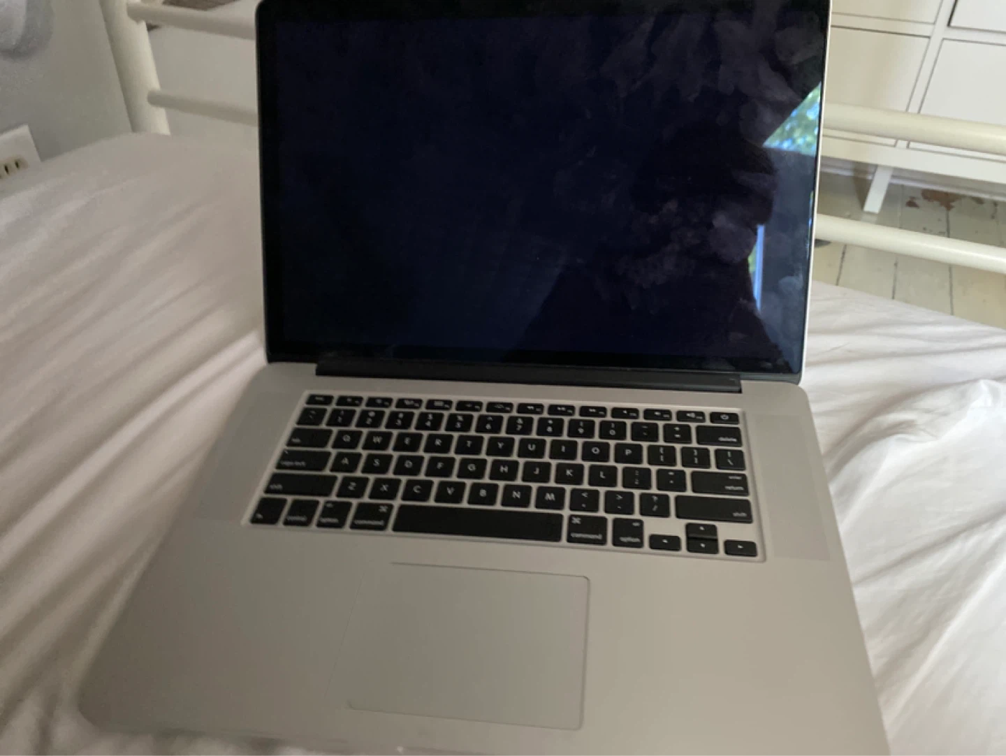 Apple MacBook Pro Laptop - photo 2