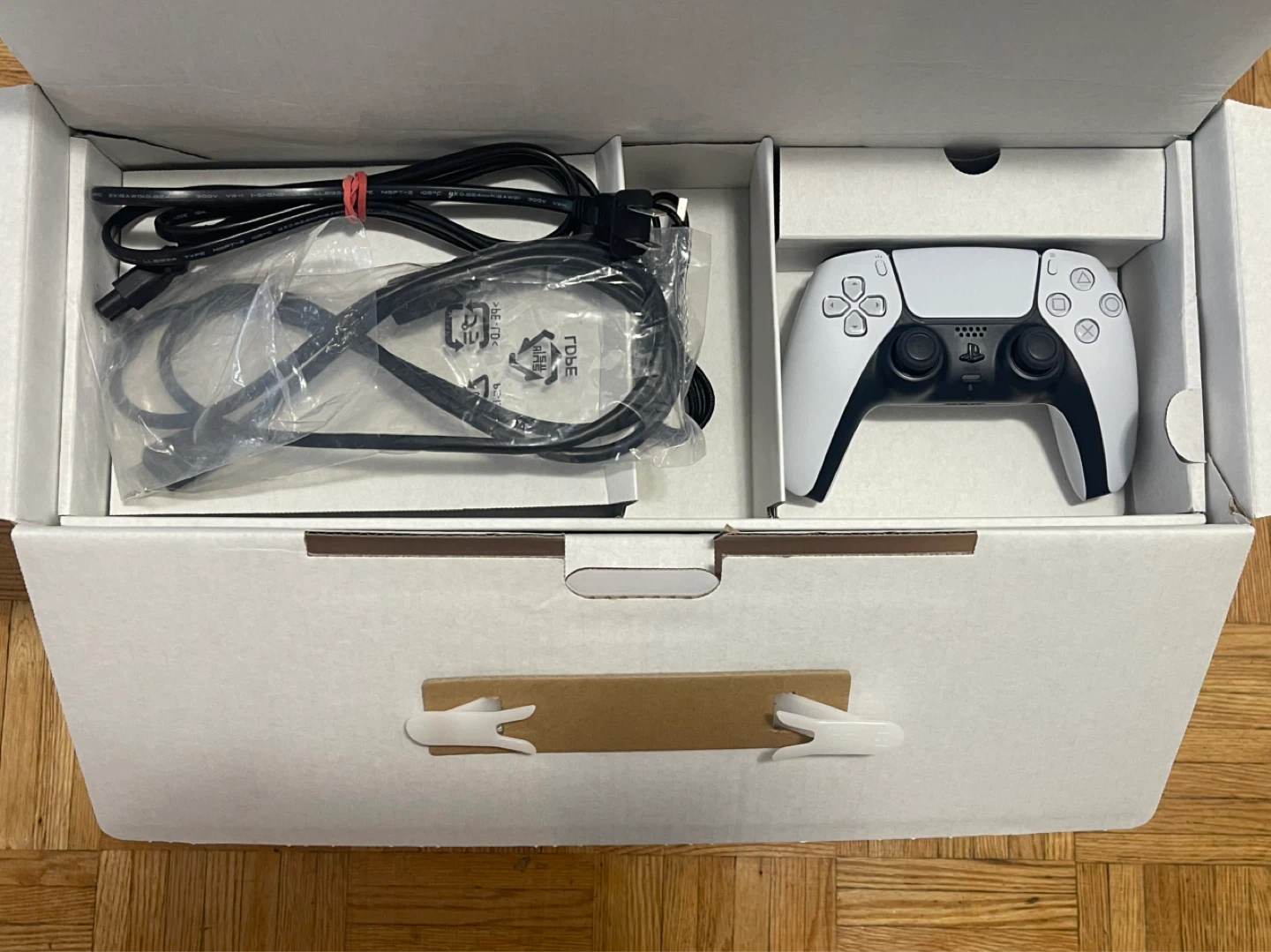 PS5 Disc Edition Bundle – 2 Controllers, Charging Station.. - photo 3