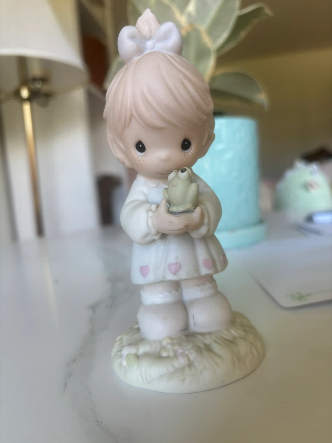 ⚽ vintage Precious moments cute girl with frog