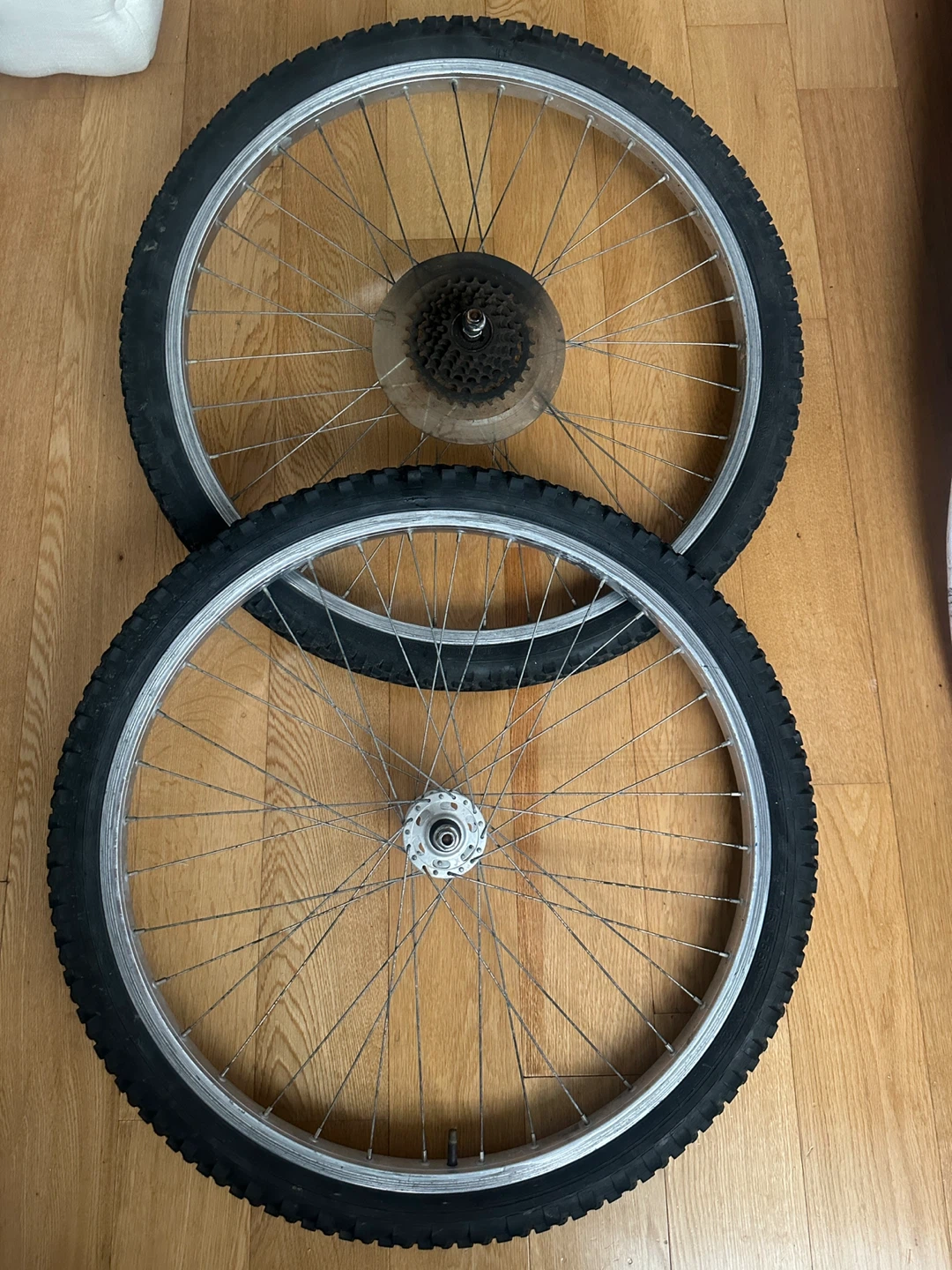 VINTAGE ARAYA 26” MTB WHEEL SET MOUNTAIN BIKE RIM TIRES - photo 5