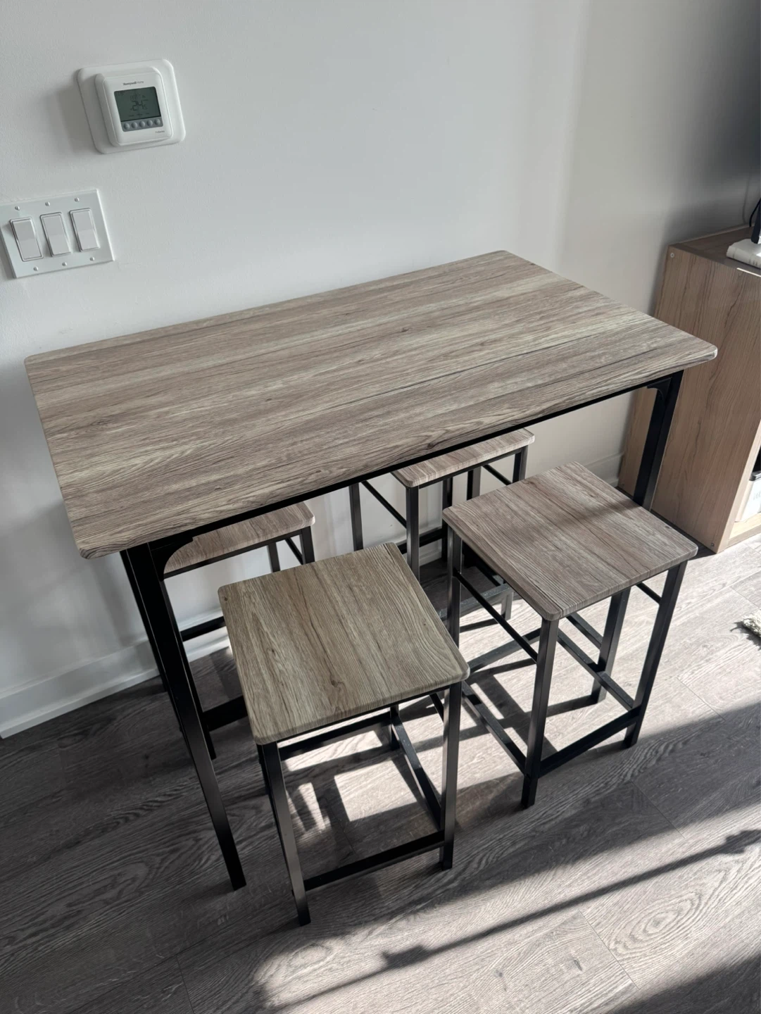 Breakfast Bar Table and 4 Stools Set - photo 2