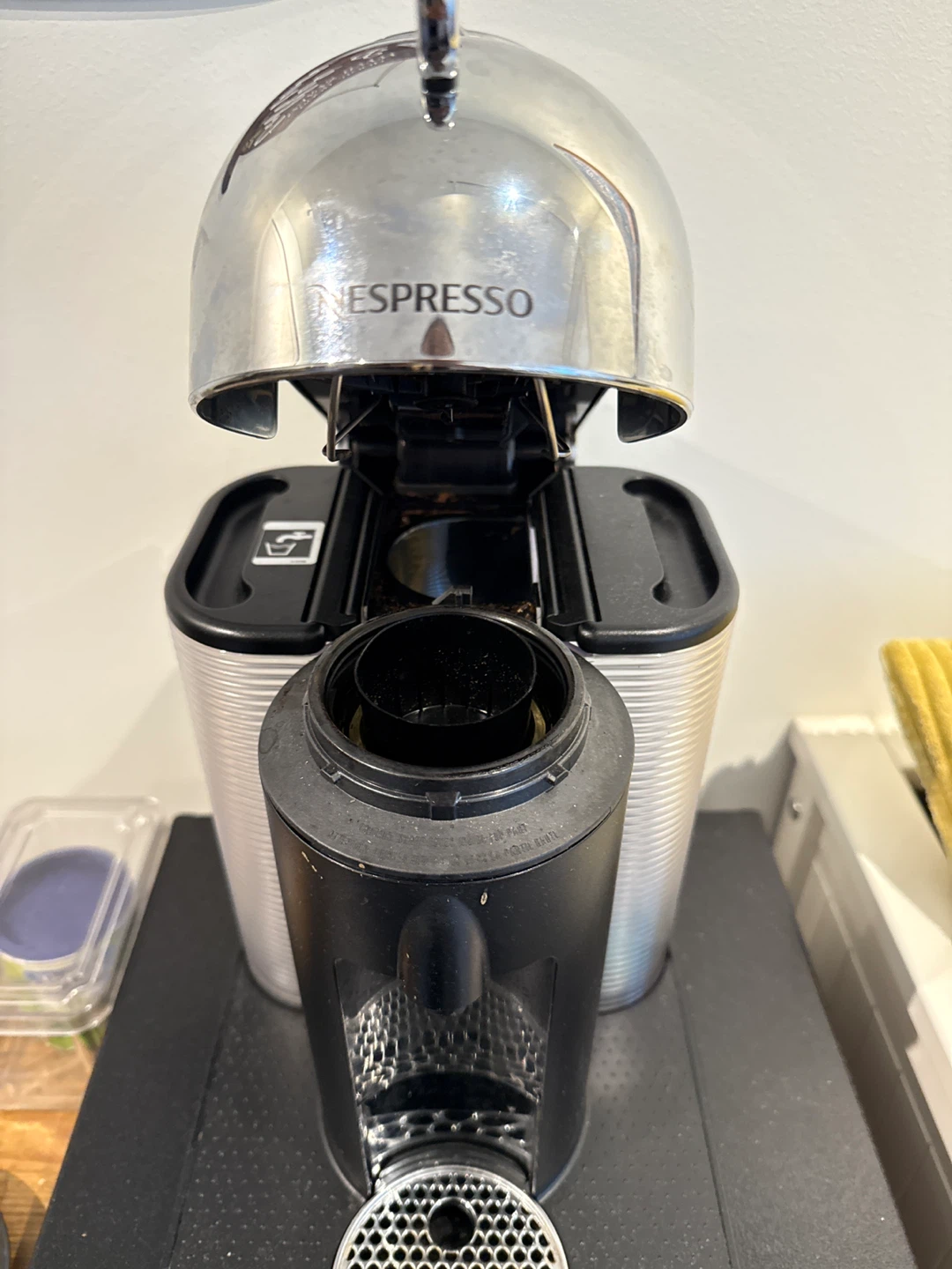 Nespresso Vertuo Coffee Machine by Breville - photo 3