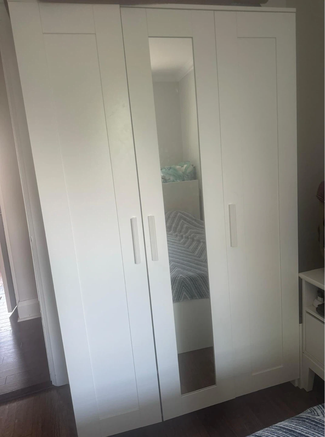 White 3-Door Wardrobe with Mirror - photo 5