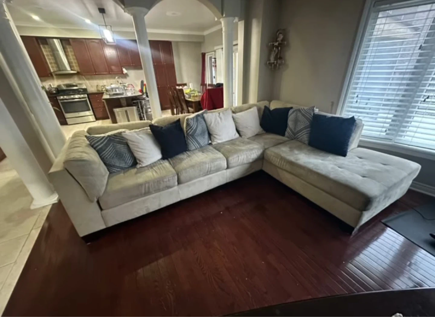 Sectional Sofa with Chaise - photo 3