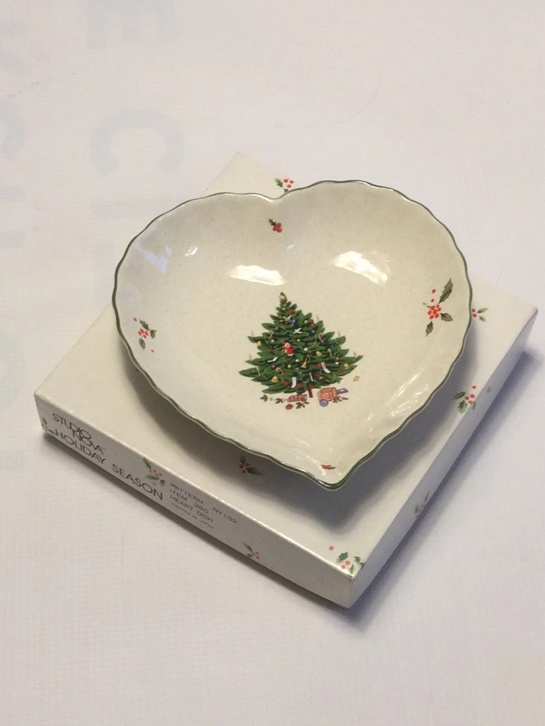 ⚽️Nova Studio Heart Shaped Holiday Dish