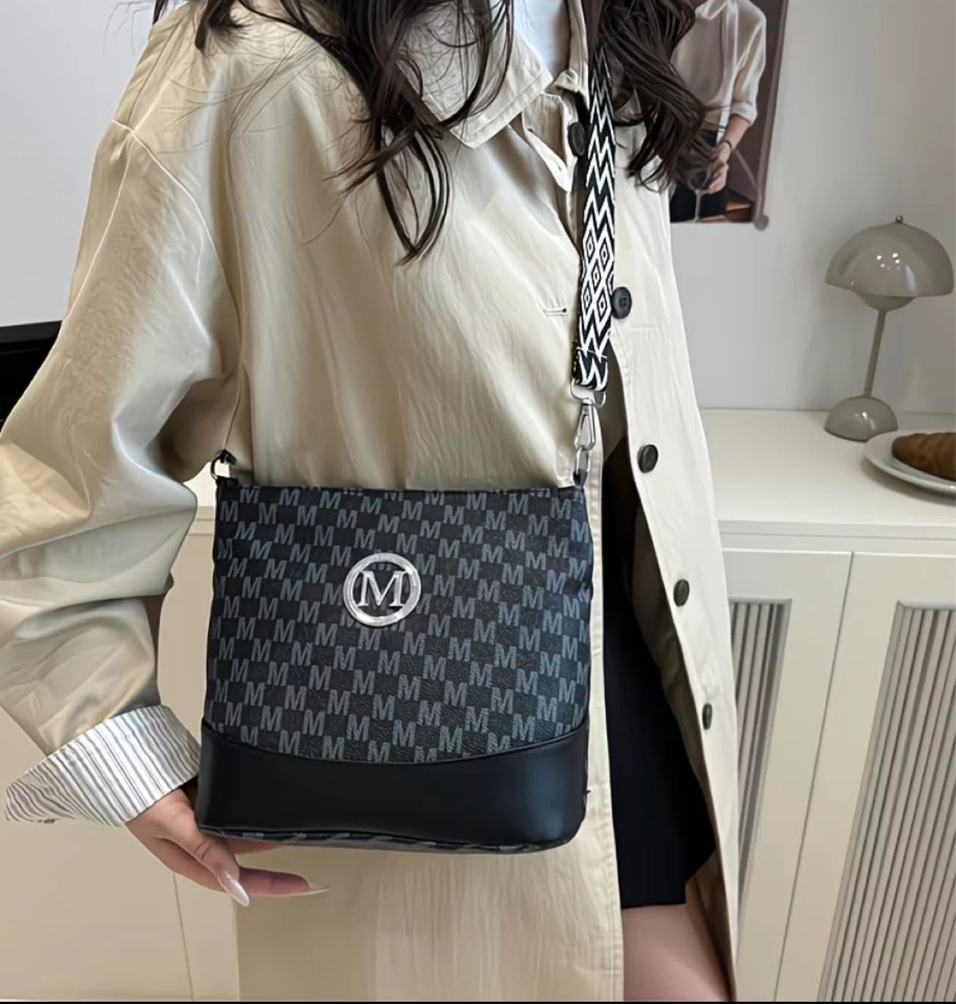 Bucket Bag with Zipper