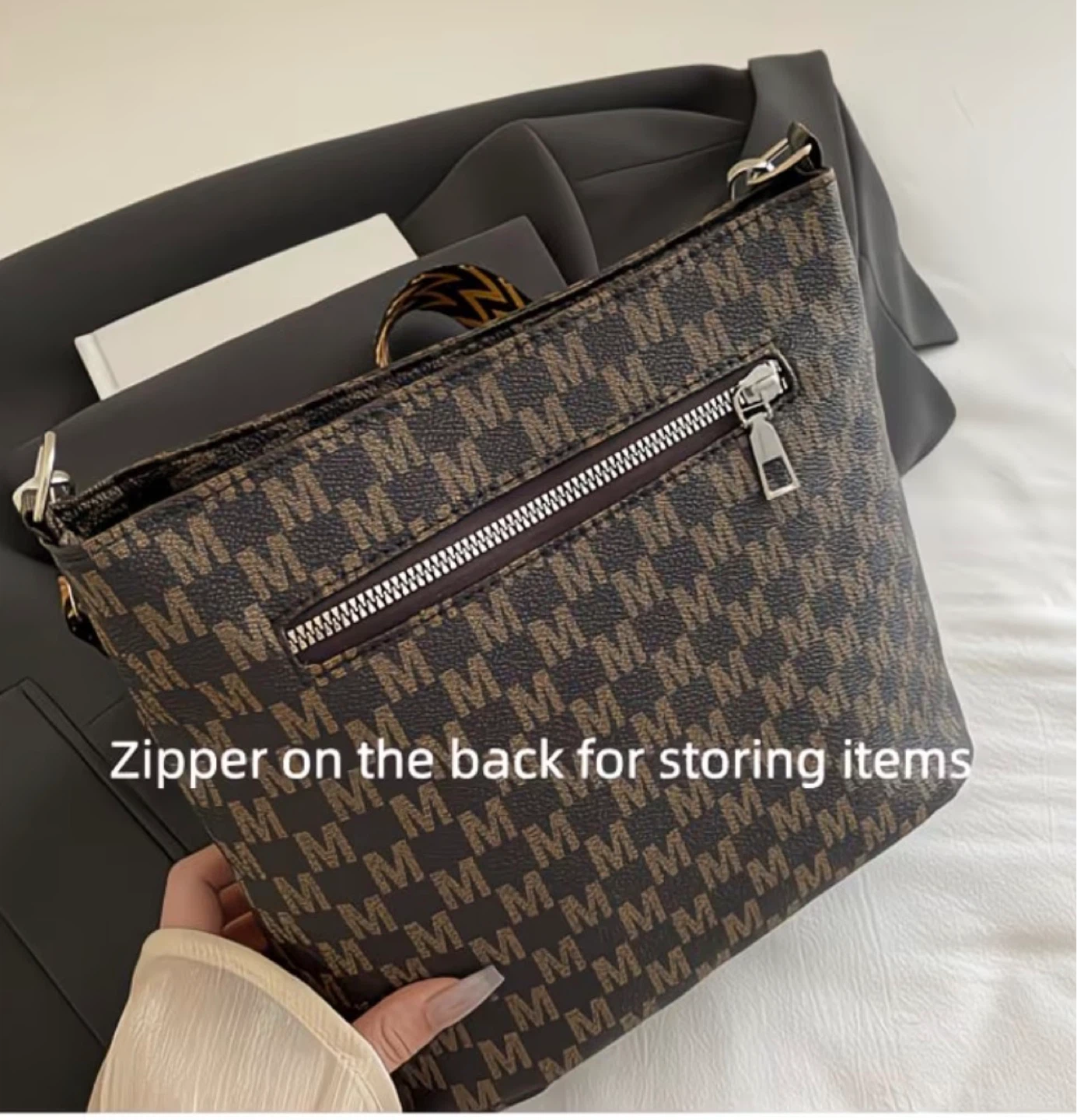 Bucket Bag with Zipper - photo 5