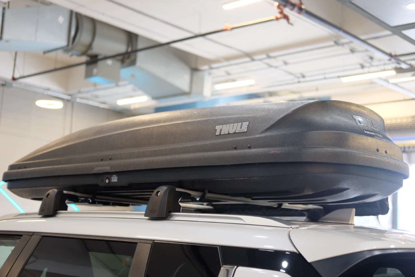 Thule Ascent 1700 Cargo Box - photo 2