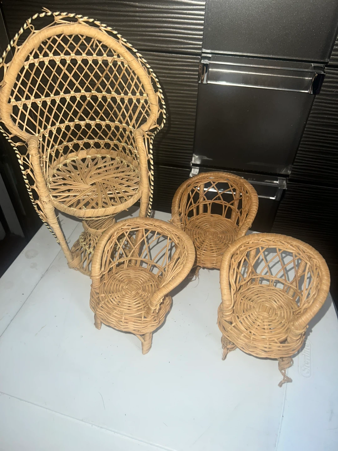 Woven Wicker Miniature Dollhouse Chairs ⚽