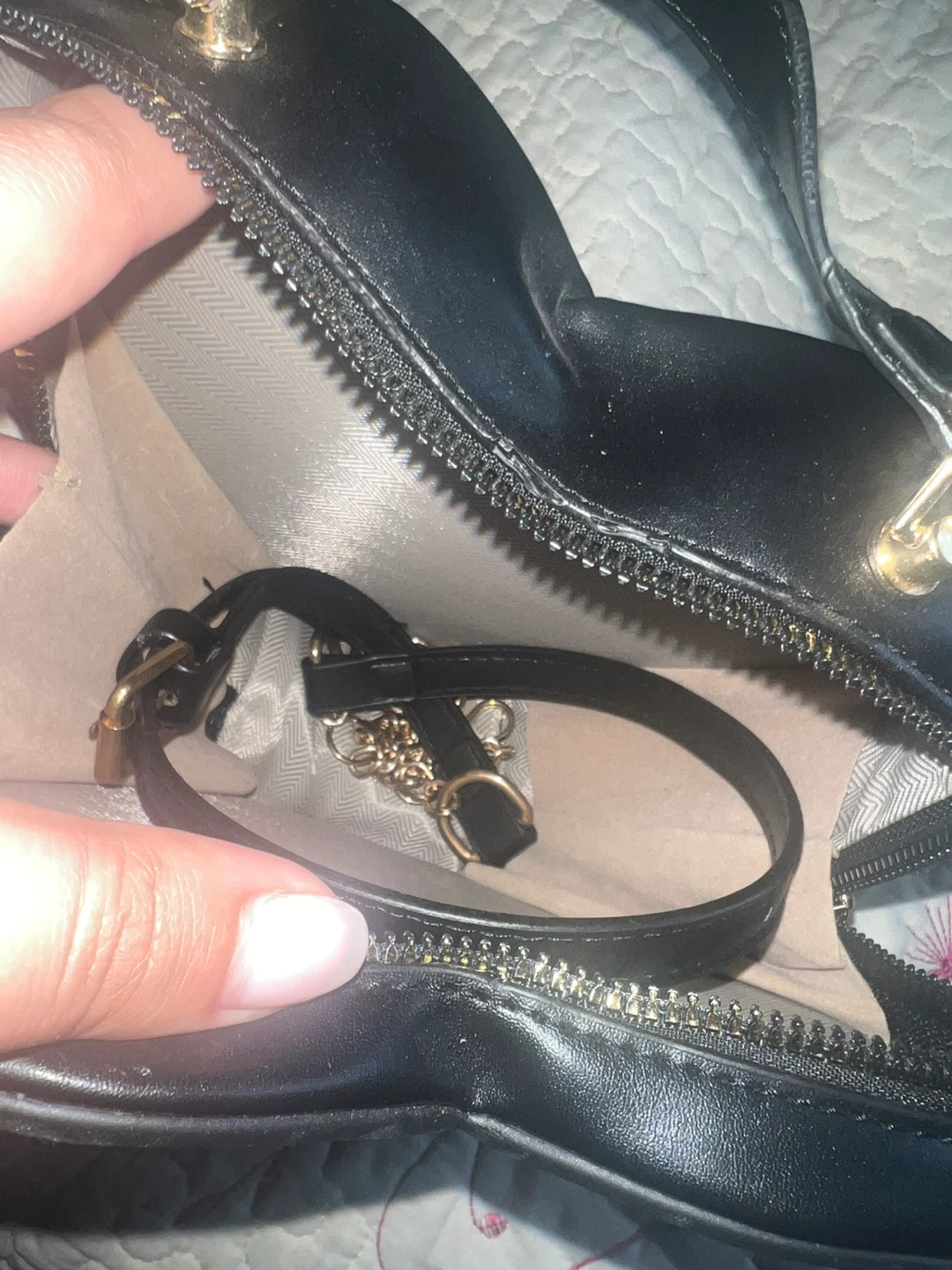 Black Heart Shaped Purse with Chain Detail ⚽ - photo 3