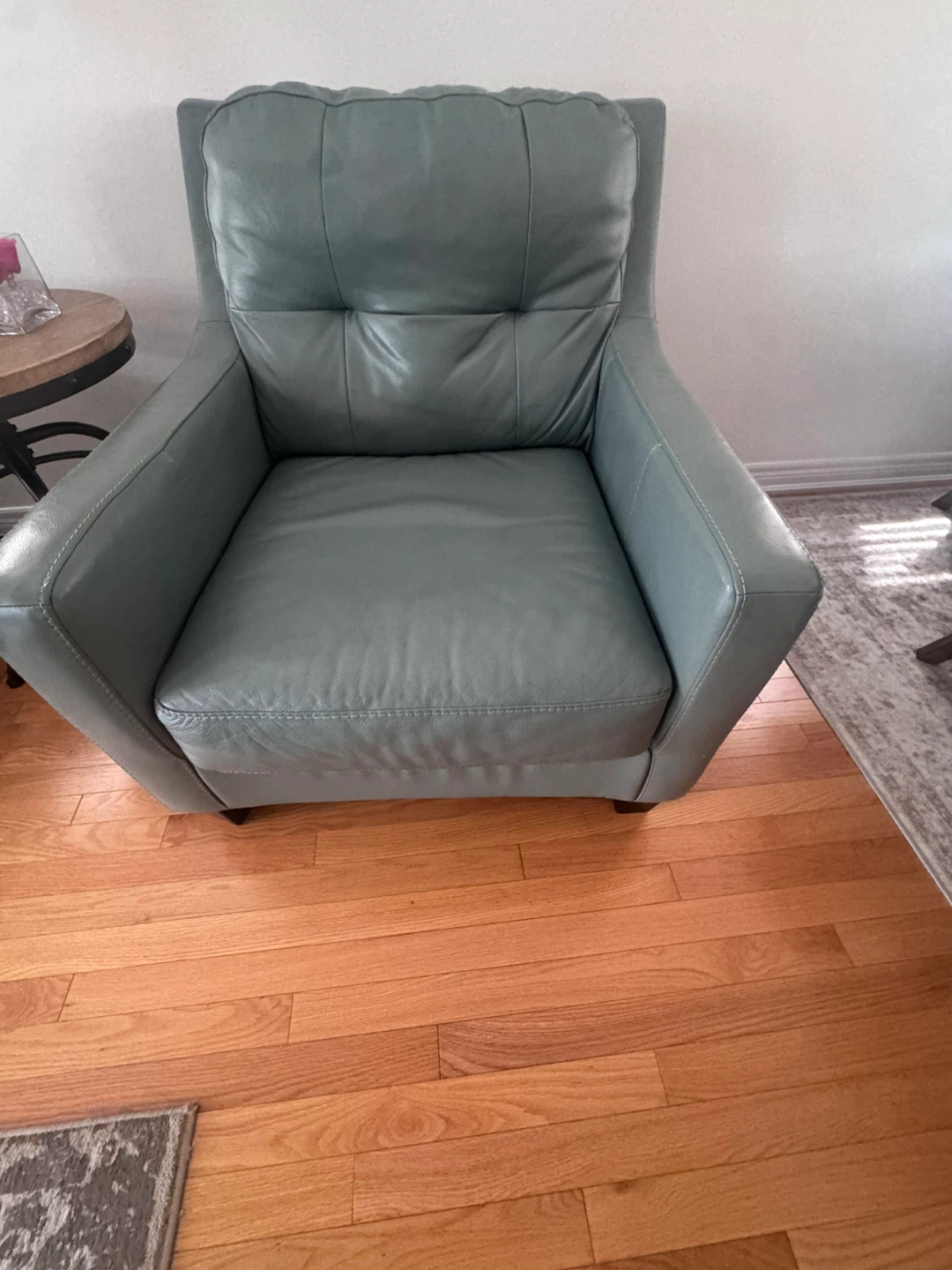 Avelynne Ocean set by Ashley, accent chairs and dinning chairs - photo 5