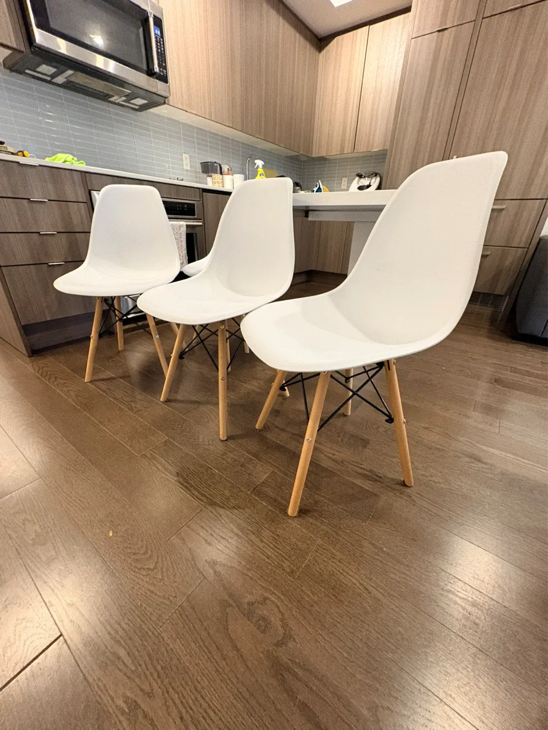 Set of 4 White Dining Chairs - photo 2