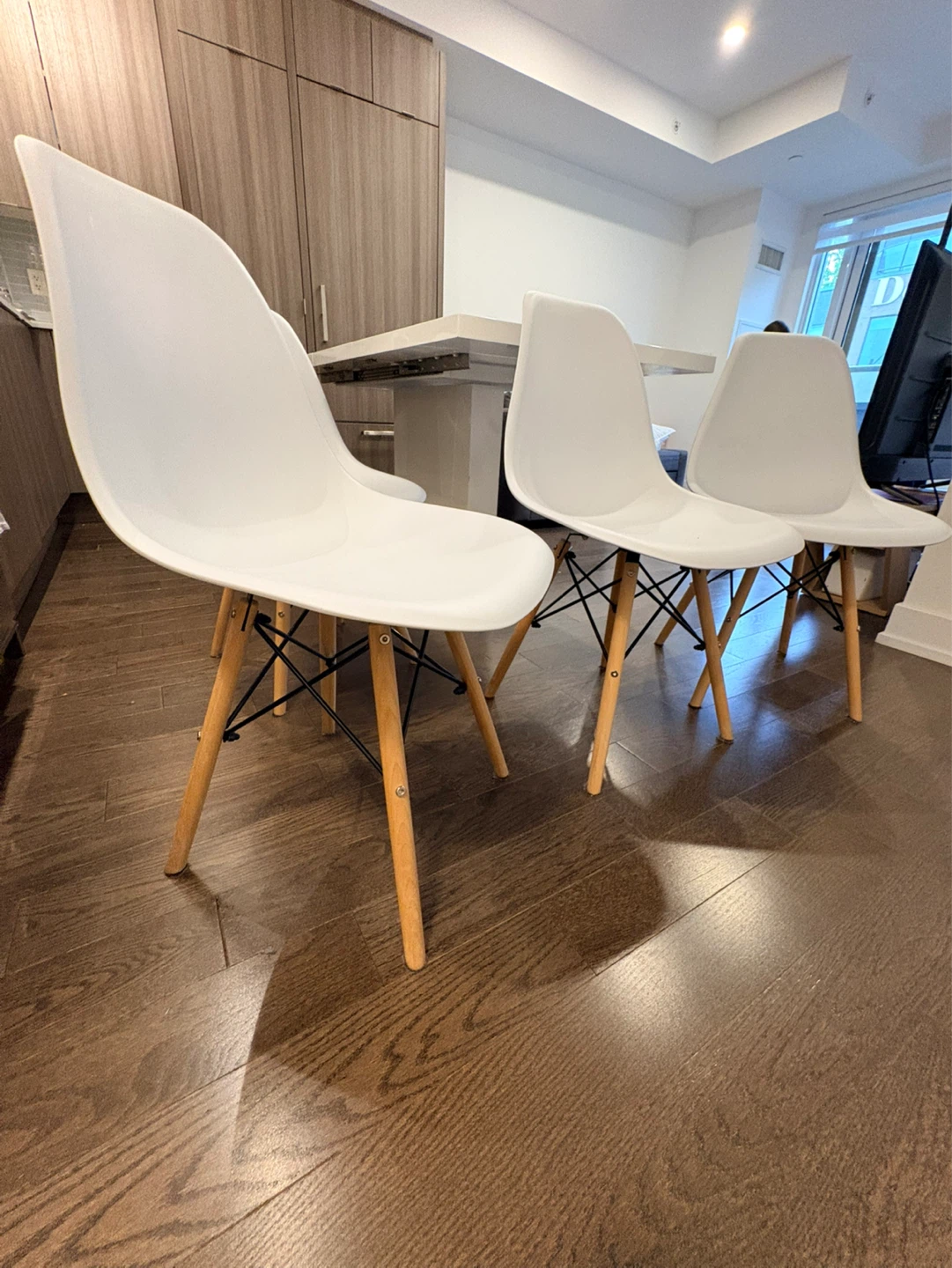 Set of 4 White Dining Chairs - photo 3