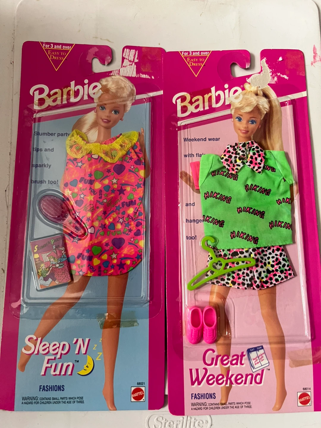 Barbie Sleep 'N Fun Fashions & Great Weekend Fashions ⚽