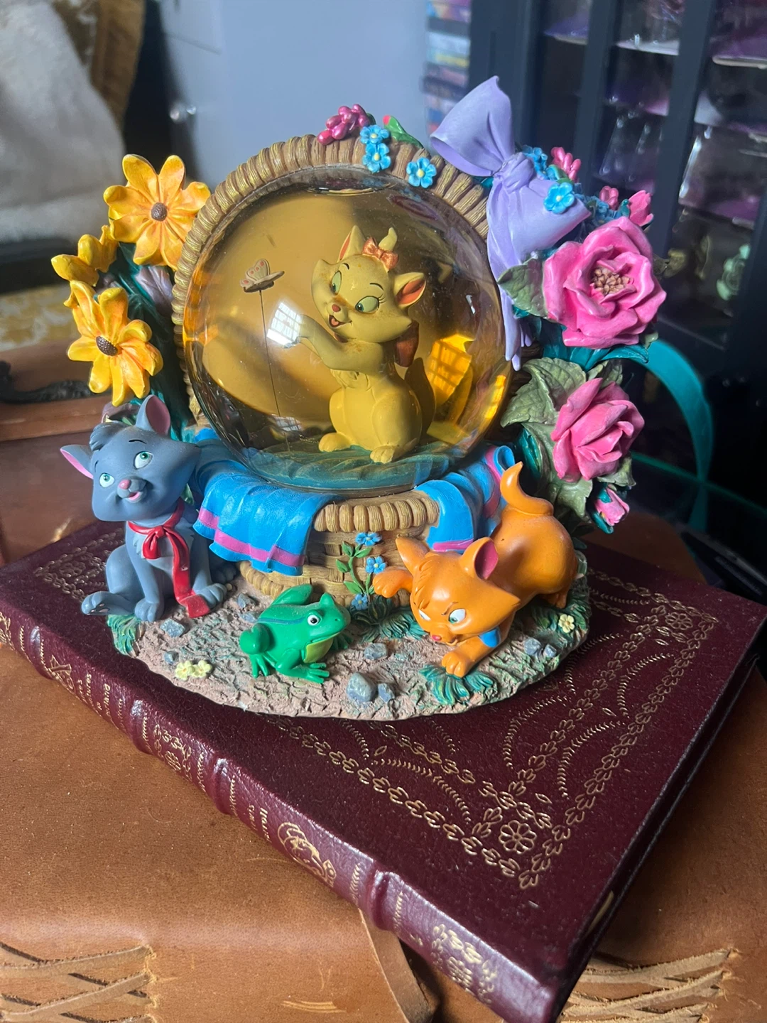Disney Aristocats Marie Snow Globe ⚽