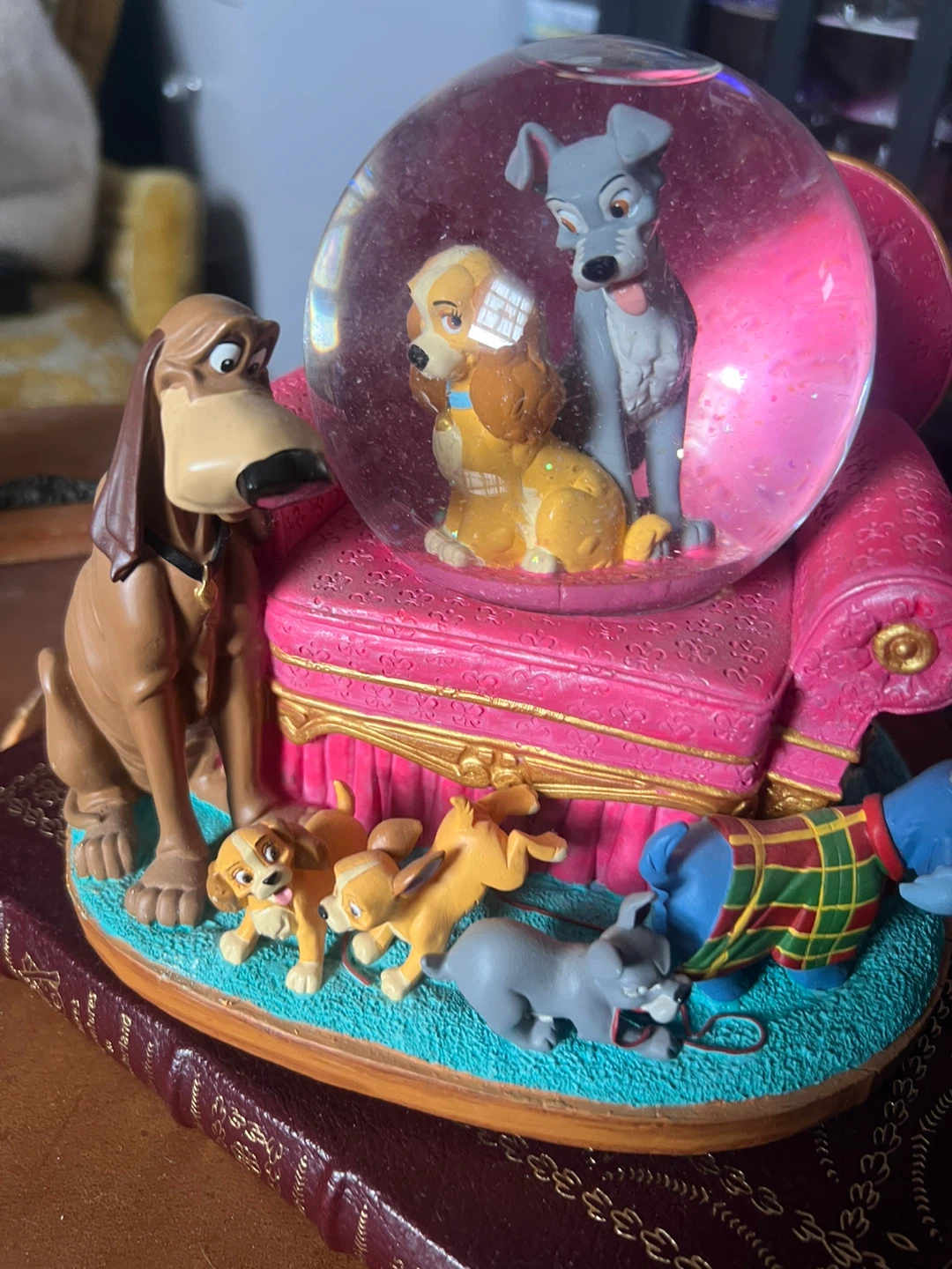 Lady and the Tramp Snow Globe ⚽ - photo 3