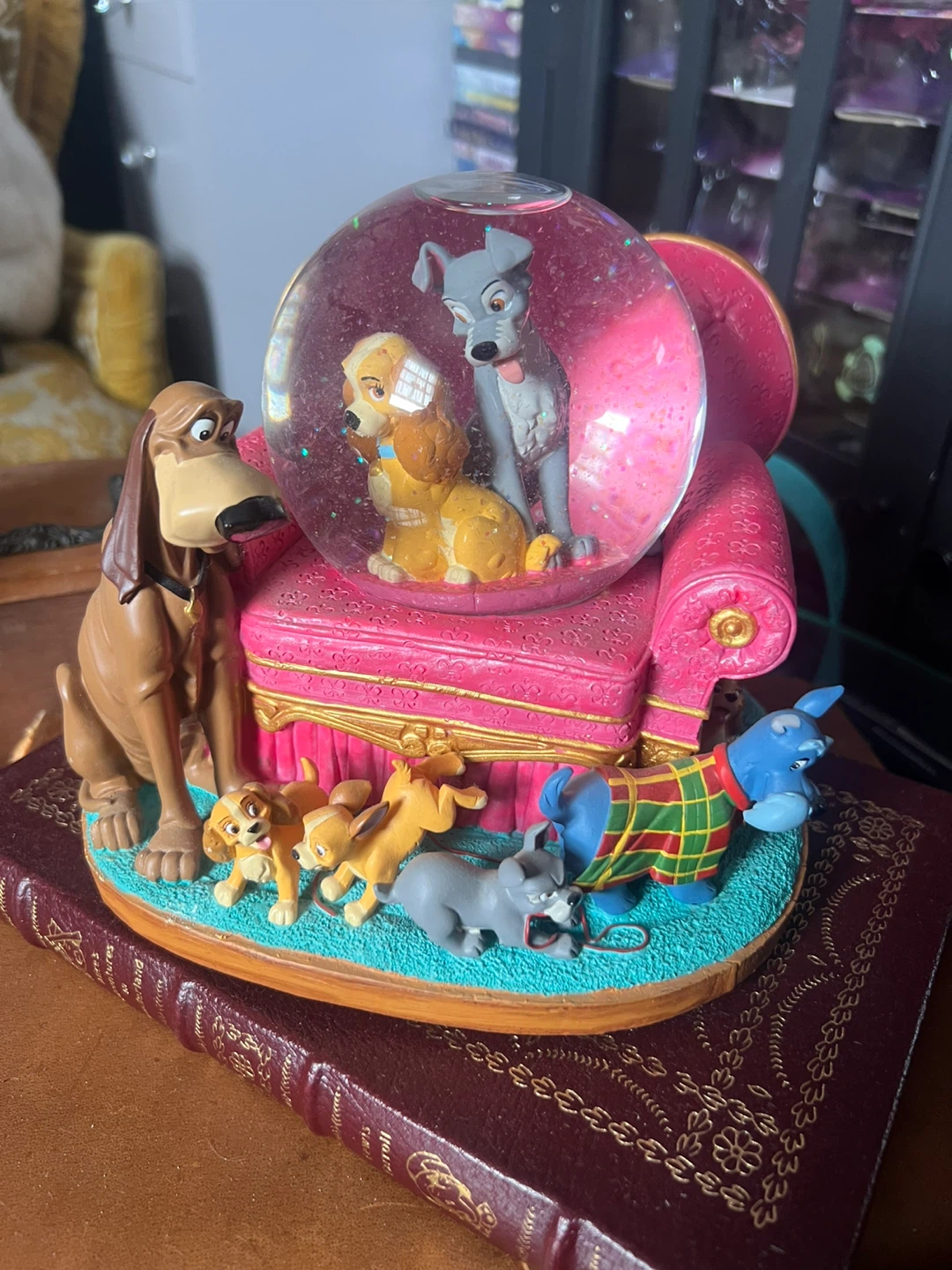 Lady and the Tramp Snow Globe ⚽