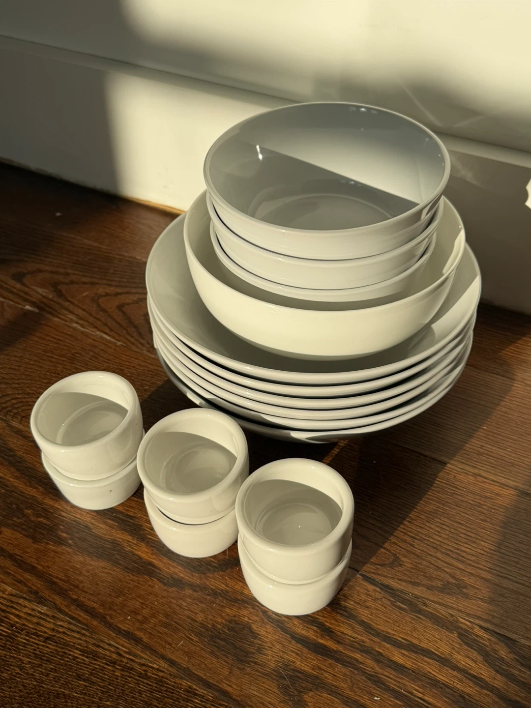 White Ceramic Dinnerware Set - photo 2
