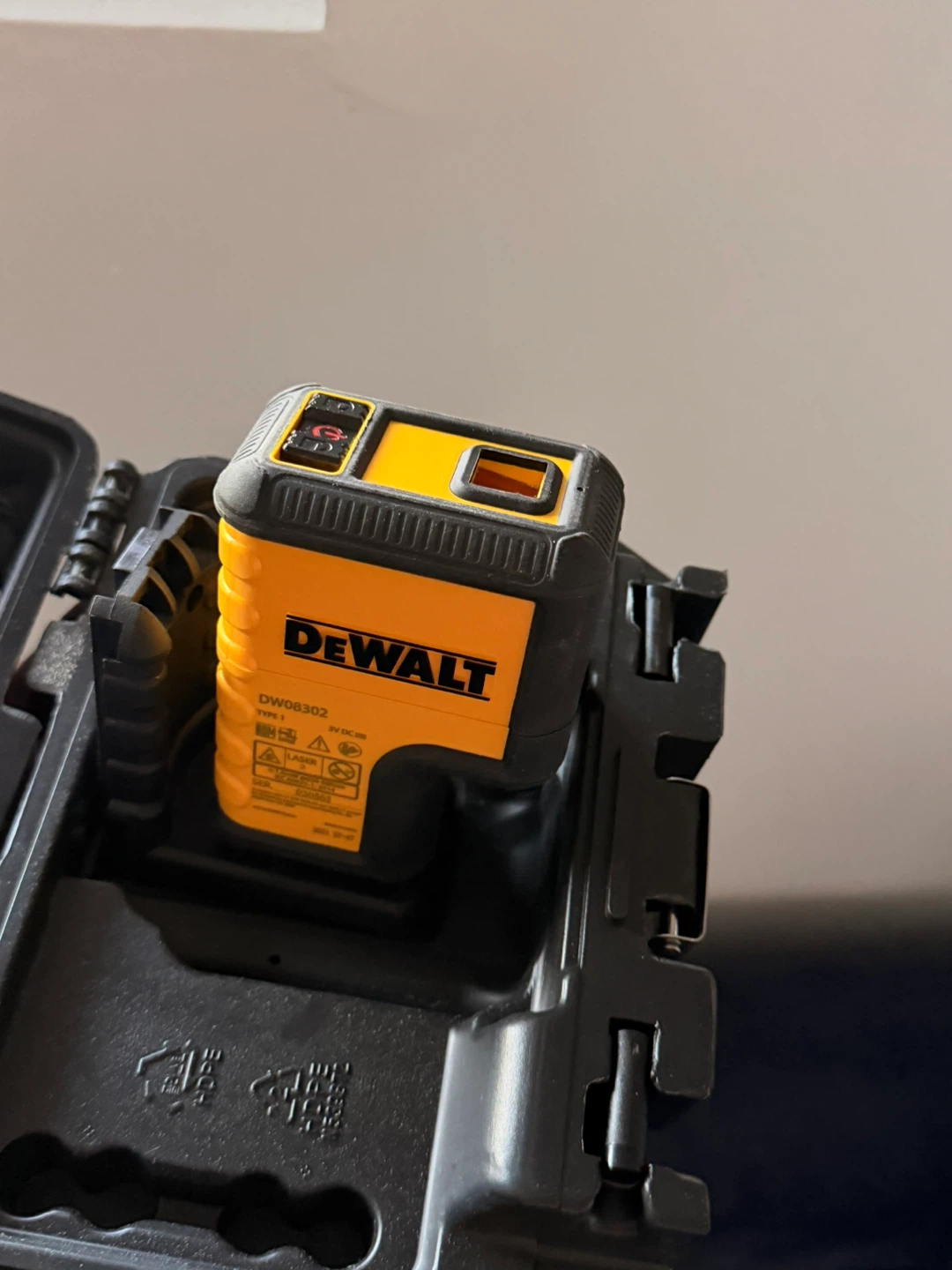 DeWalt DW0832 Laser Level - photo 2