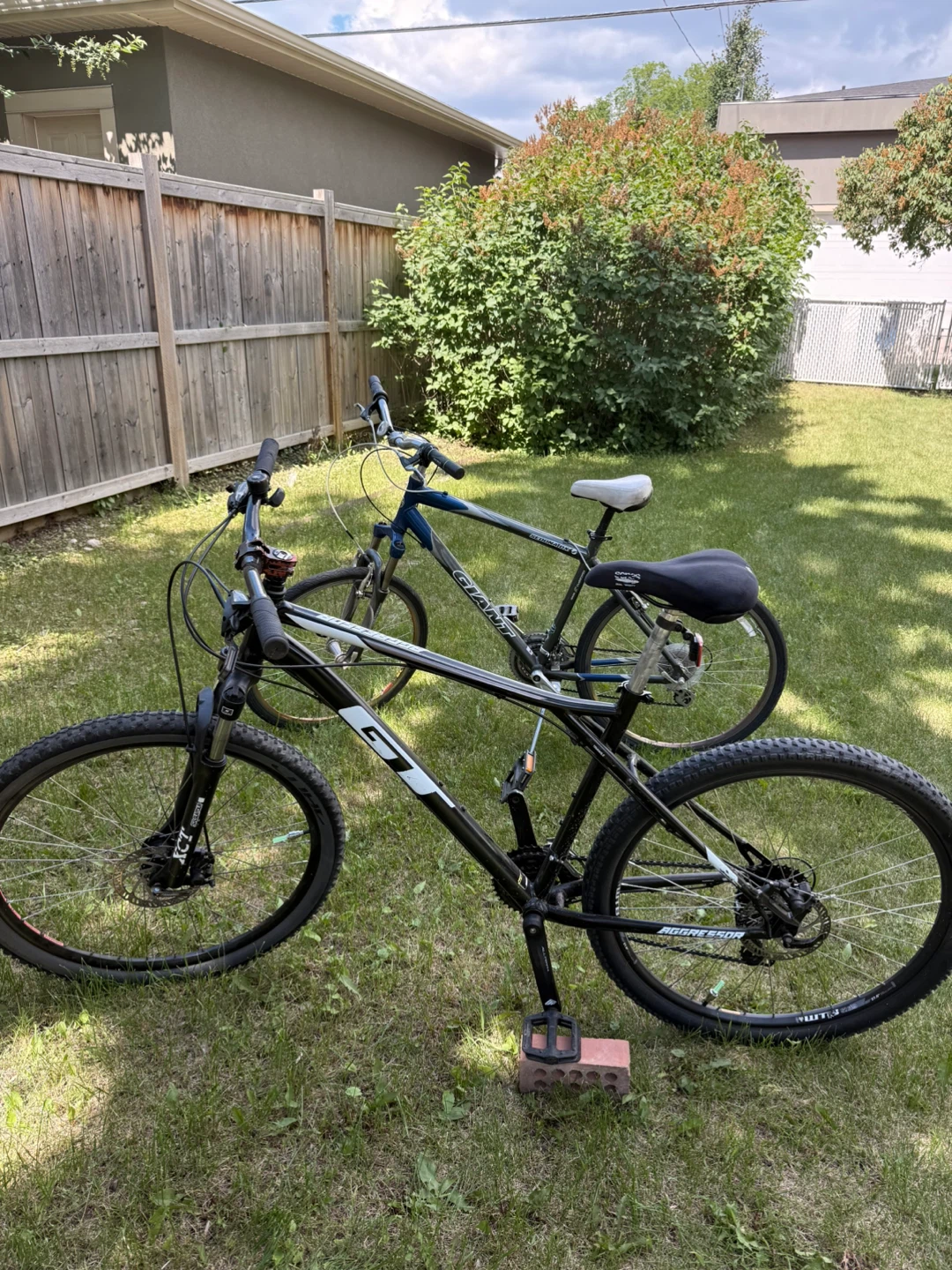 Bikes read description prices listed - photo 2