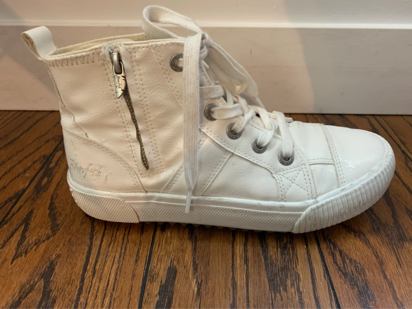 Blowfish Malibu high top sneakers, size 8, excellent condition! - photo 2