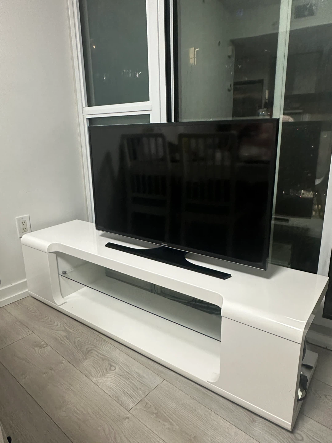 White Entertainment Unit with Glass Shelf
