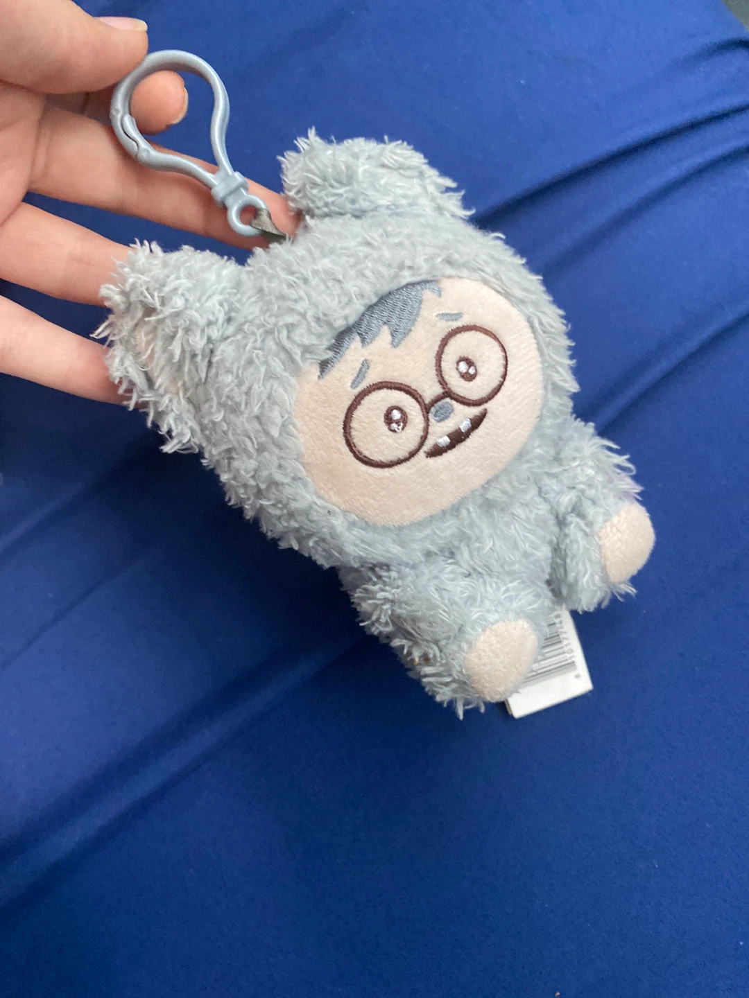 Fuzzy Gray Character Keychain⚽️ - photo 2