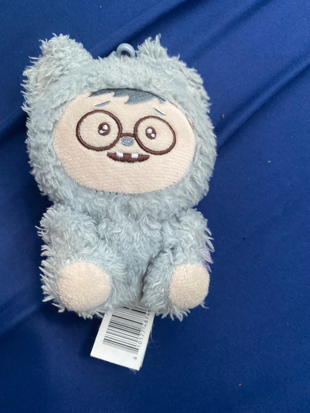 Fuzzy Gray Character Keychain⚽️