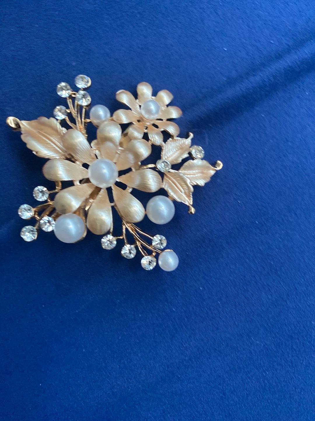 Gold Floral Hair Clip with Pearls and Rhinestones⚽️