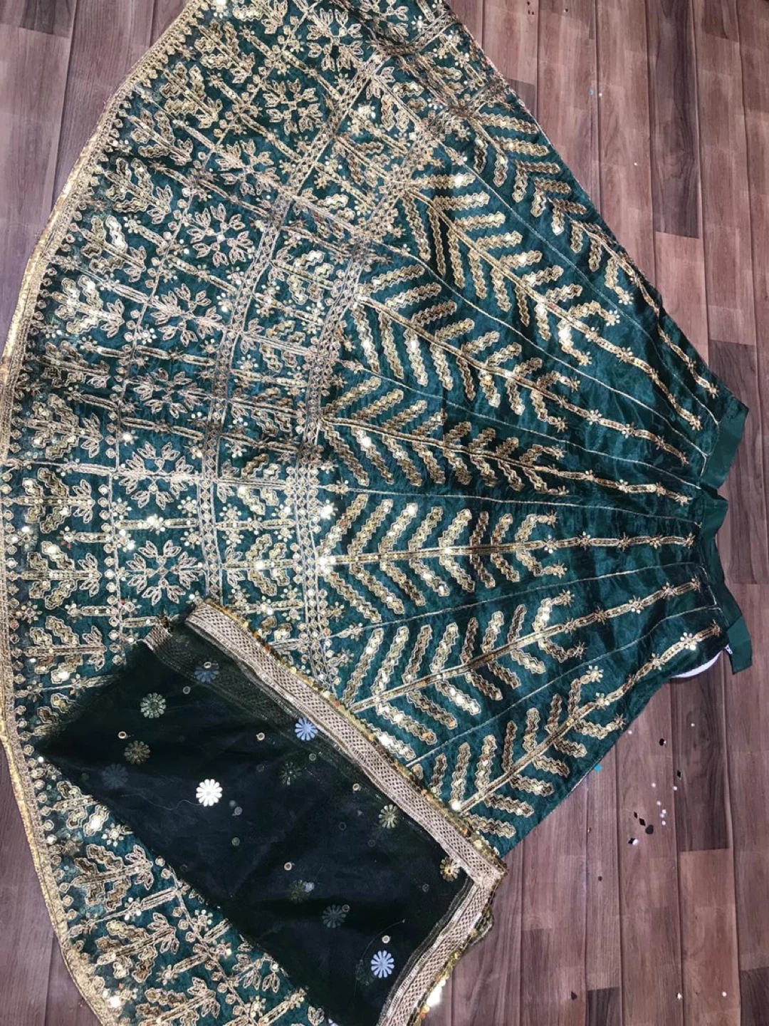 ⚽ Green Embroidered Lehenga with Dupatta