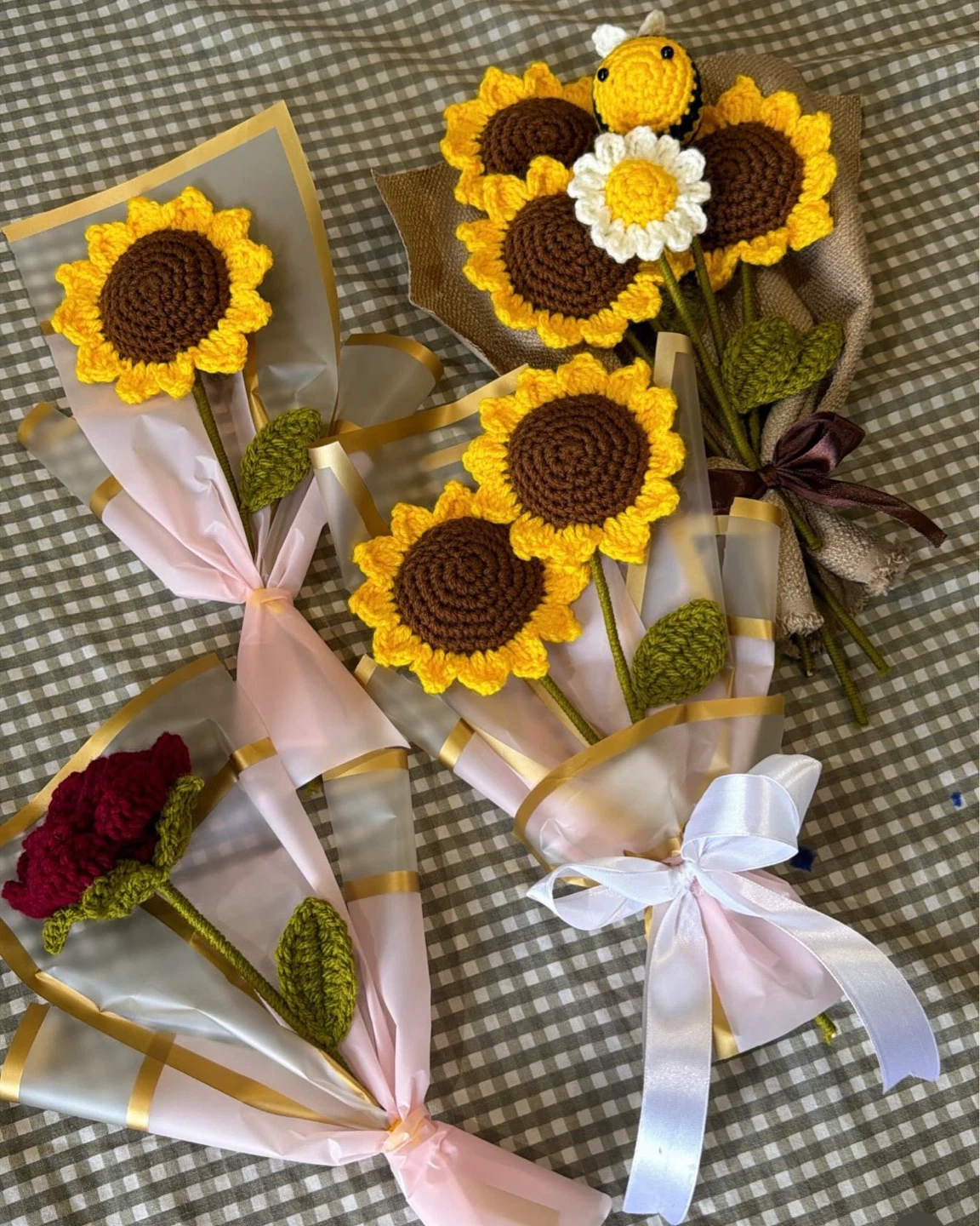 Crocheted Sunflower Bouquet ⚽ - photo 4