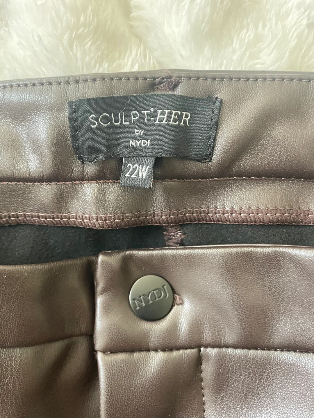 ⚽️ NWT NYDJ Marilyn Straight Faux Leather Pants - photo 5