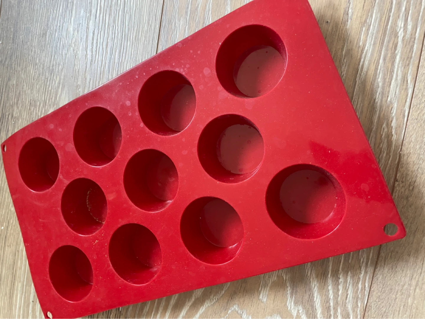 Red Silicone Muffin Pan⚽️ - photo 2