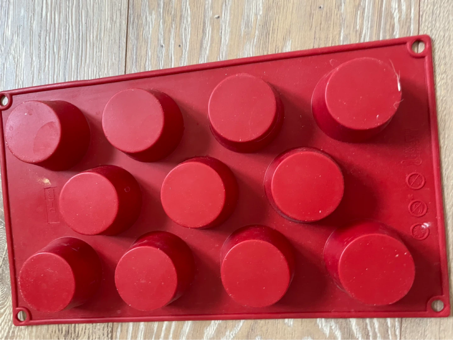 Red Silicone Muffin Pan⚽️