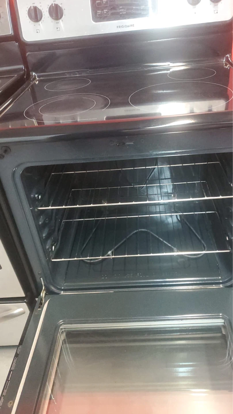 Frigidaire Electric Range with Oven - photo 3