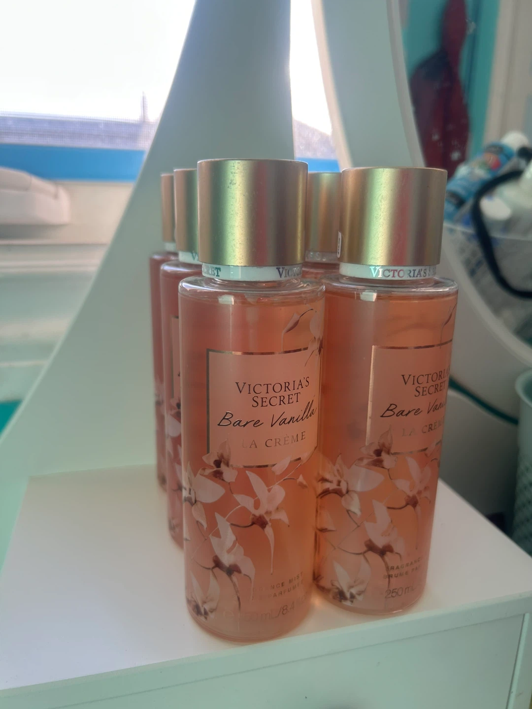 ⚽️Victoria's Secret Bare Vanilla La Crème Fragrance Mist - 250mL