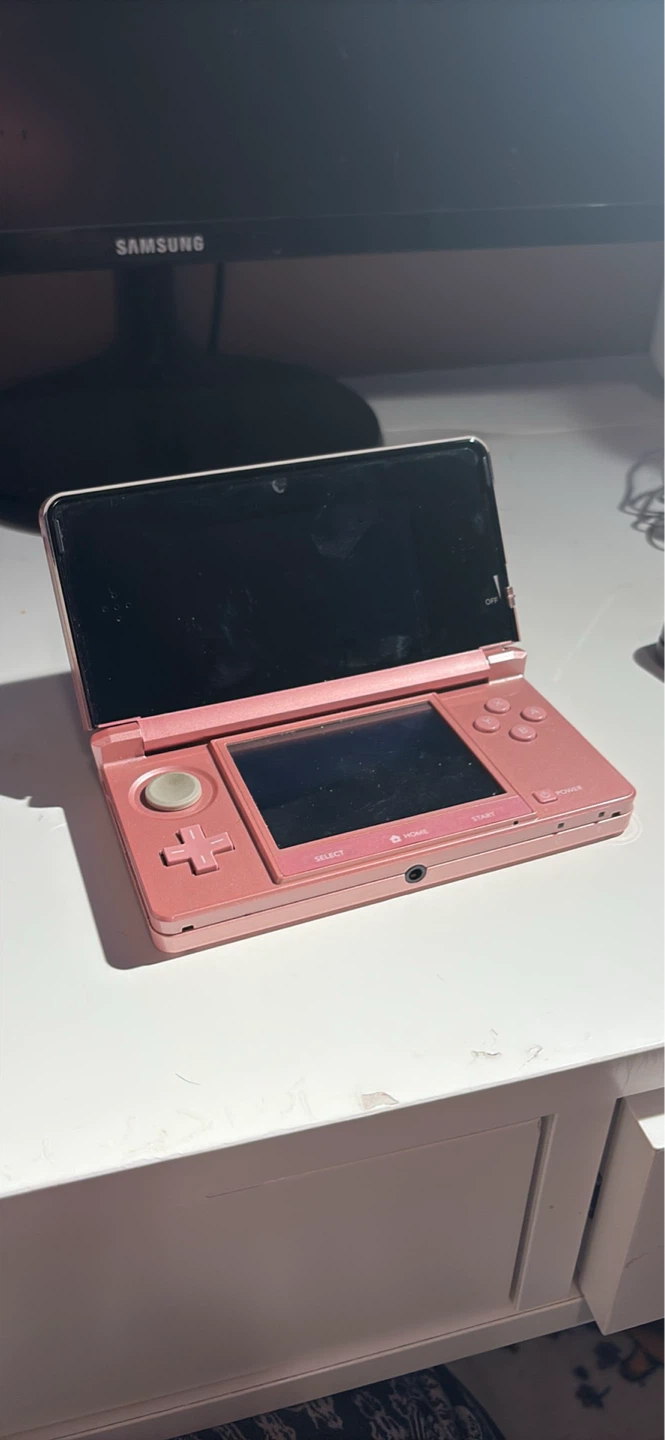 Nintendo 3DS, Nintendo DSi XL, Charger and Game Bundle - photo 2