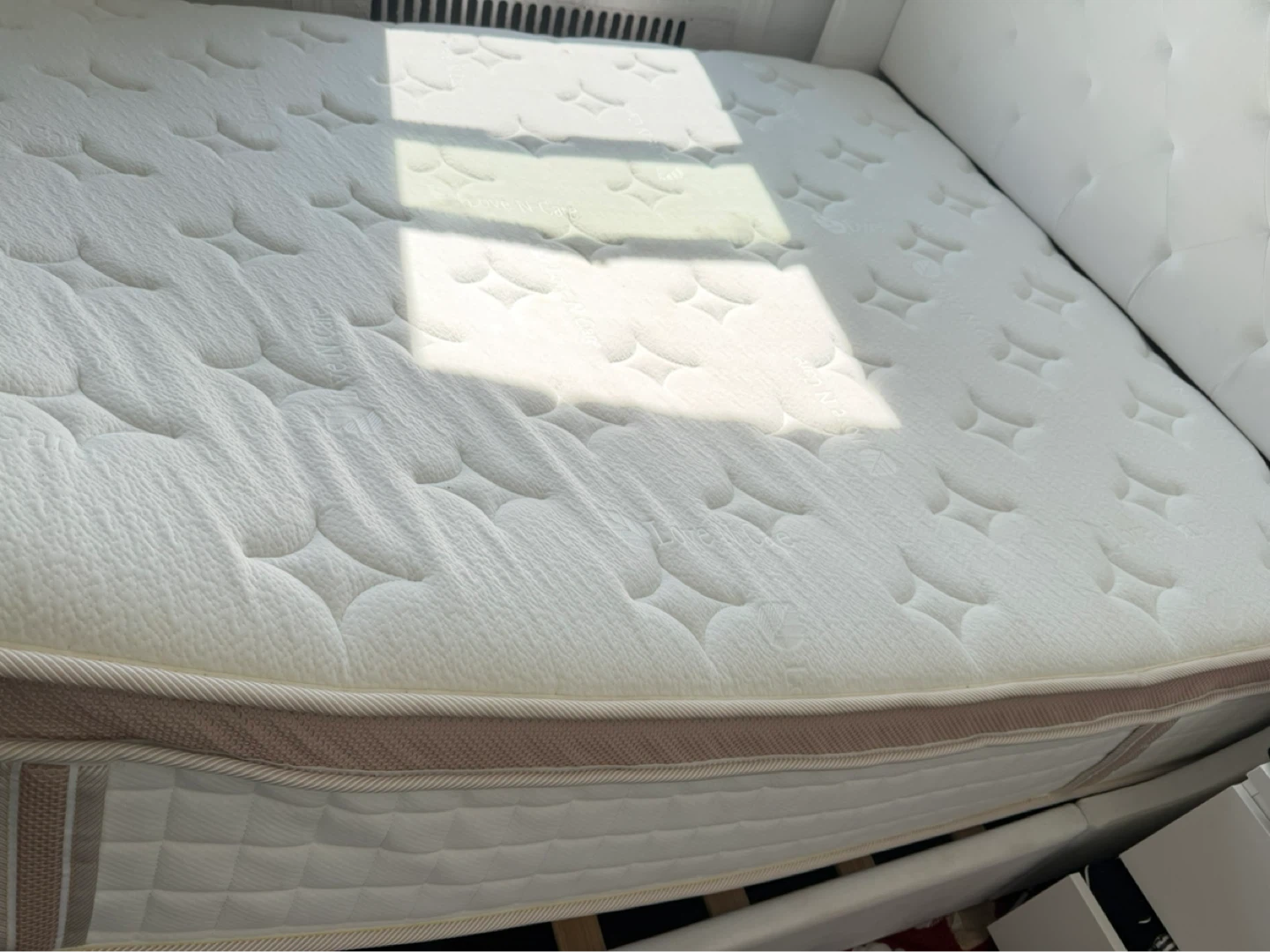 $45 Queen sized year old mattress - photo 2