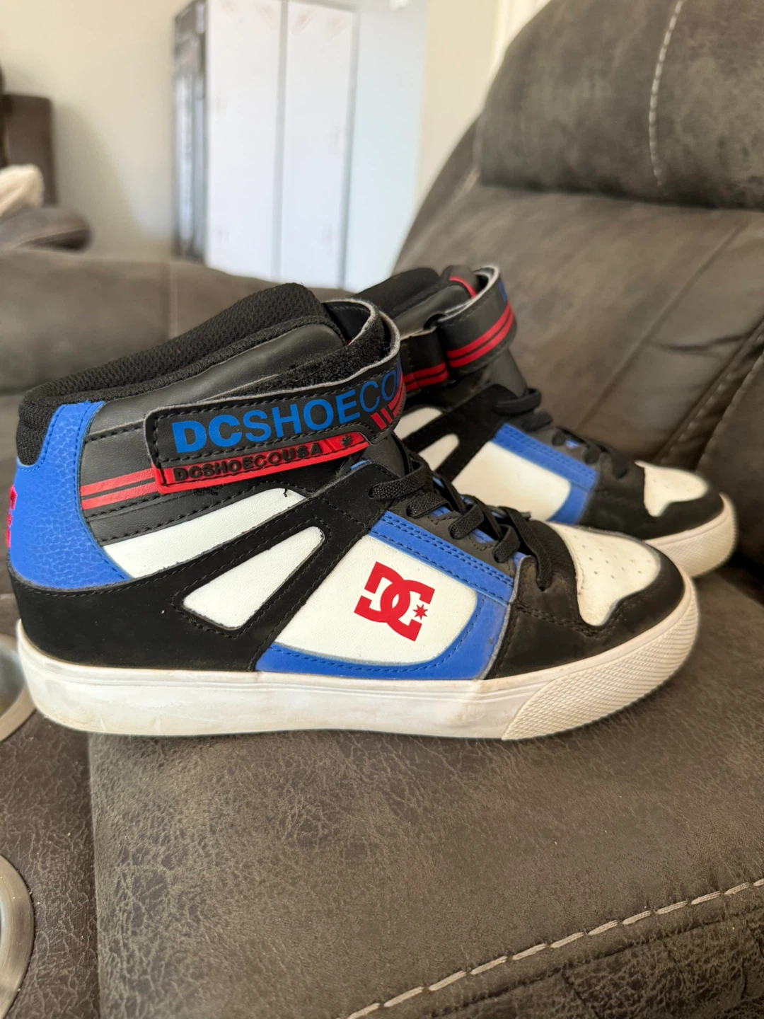 DC Shoes High-Top Sneakers