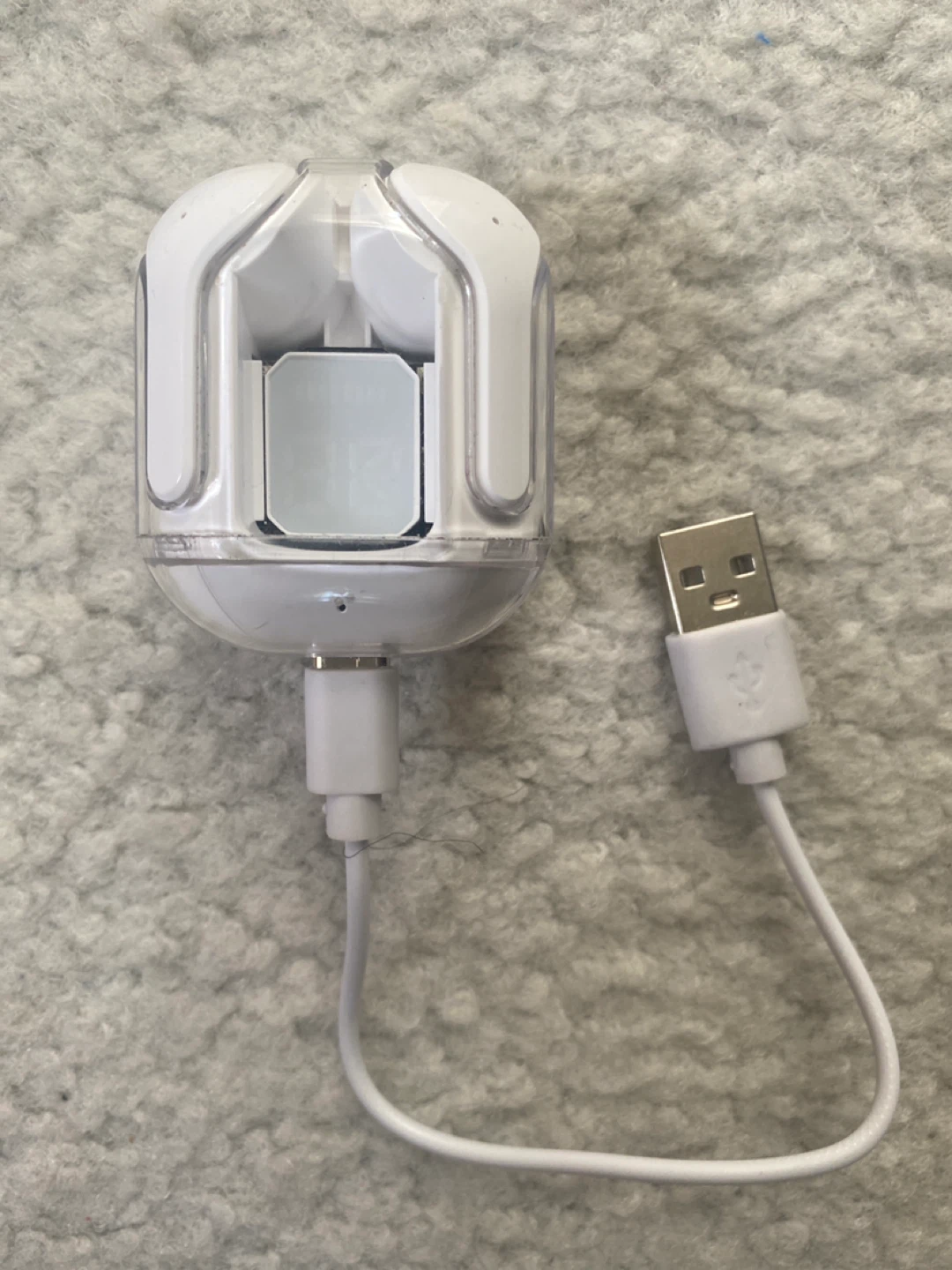 White Wireless Earbuds with Charging Case ⚽️